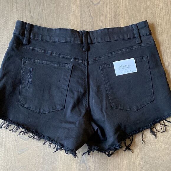 KANCAN ESTILO JET BLACK DESTROYED RAW HEM DENIM SHORTS W13/30 NWT - Picture 12 of 15